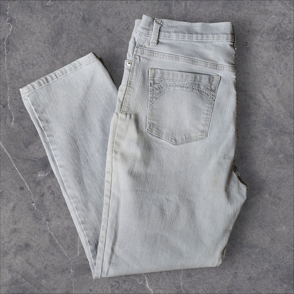 Gloria Vanderbilt Petite Amanda Straight Leg Jeans - Picture 5 of 6